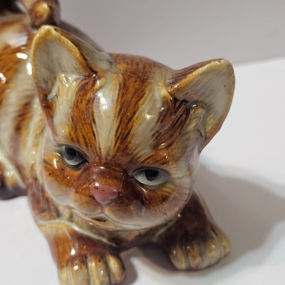 Vtg Ceramic Glazed Striped Cat Tan Brown Playful Laying Down Kitten 5" x 3" x 3" - Picture 6 of 10